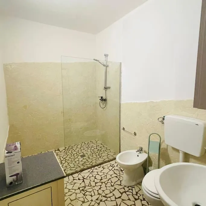 5 Min Da Aeroporto - Orange Marina Room Olbia 0*,